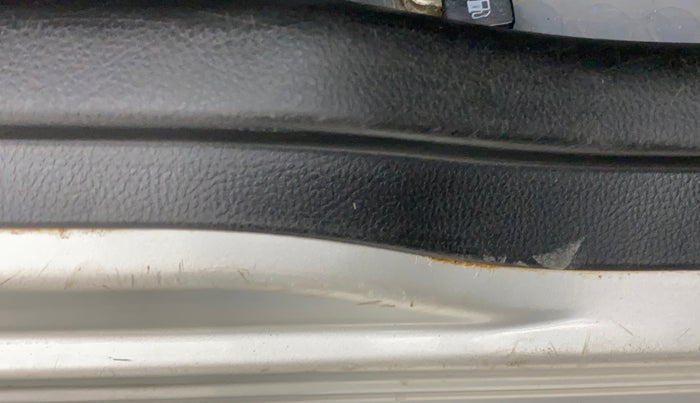 2013 Maruti Wagon R 1.0 VXI, Petrol, Manual, 40,320 km, Right running board - Slightly rusted