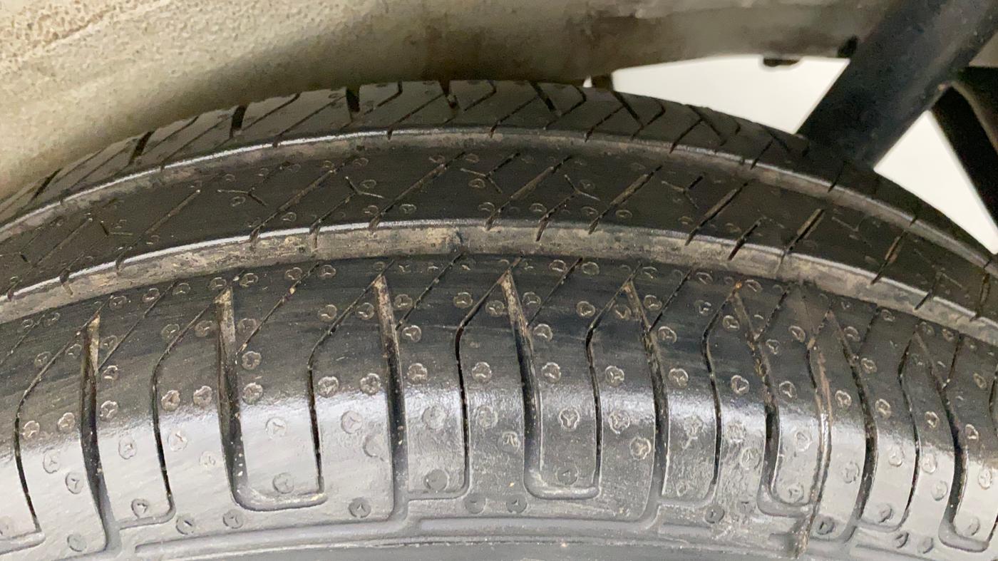 2013 Maruti Wagon R 1.0 VXI, Petrol, Manual, 40,320 km, Left Rear Tyre Tread