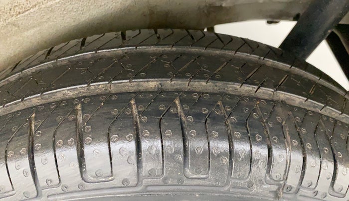 2013 Maruti Wagon R 1.0 VXI, Petrol, Manual, 40,320 km, Left Rear Tyre Tread
