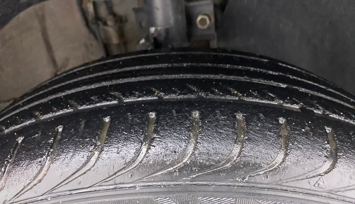 2019 Volkswagen Polo TRENDLINE 1.0L, Petrol, Manual, 49,049 km, Right Front Tyre Tread