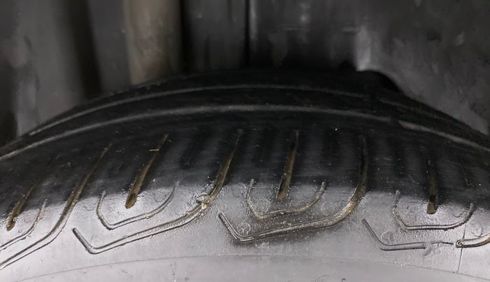 2018 Ford FREESTYLE TITANIUM 1.5 DIESEL, Diesel, Manual, 1,12,544 km, Right Rear Tyre Tread