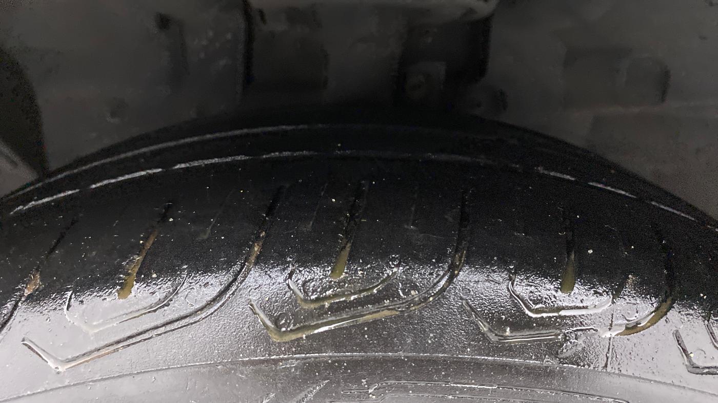 2018 Ford FREESTYLE TITANIUM 1.5 DIESEL, Diesel, Manual, 1,12,544 km, Left Front Tyre Tread