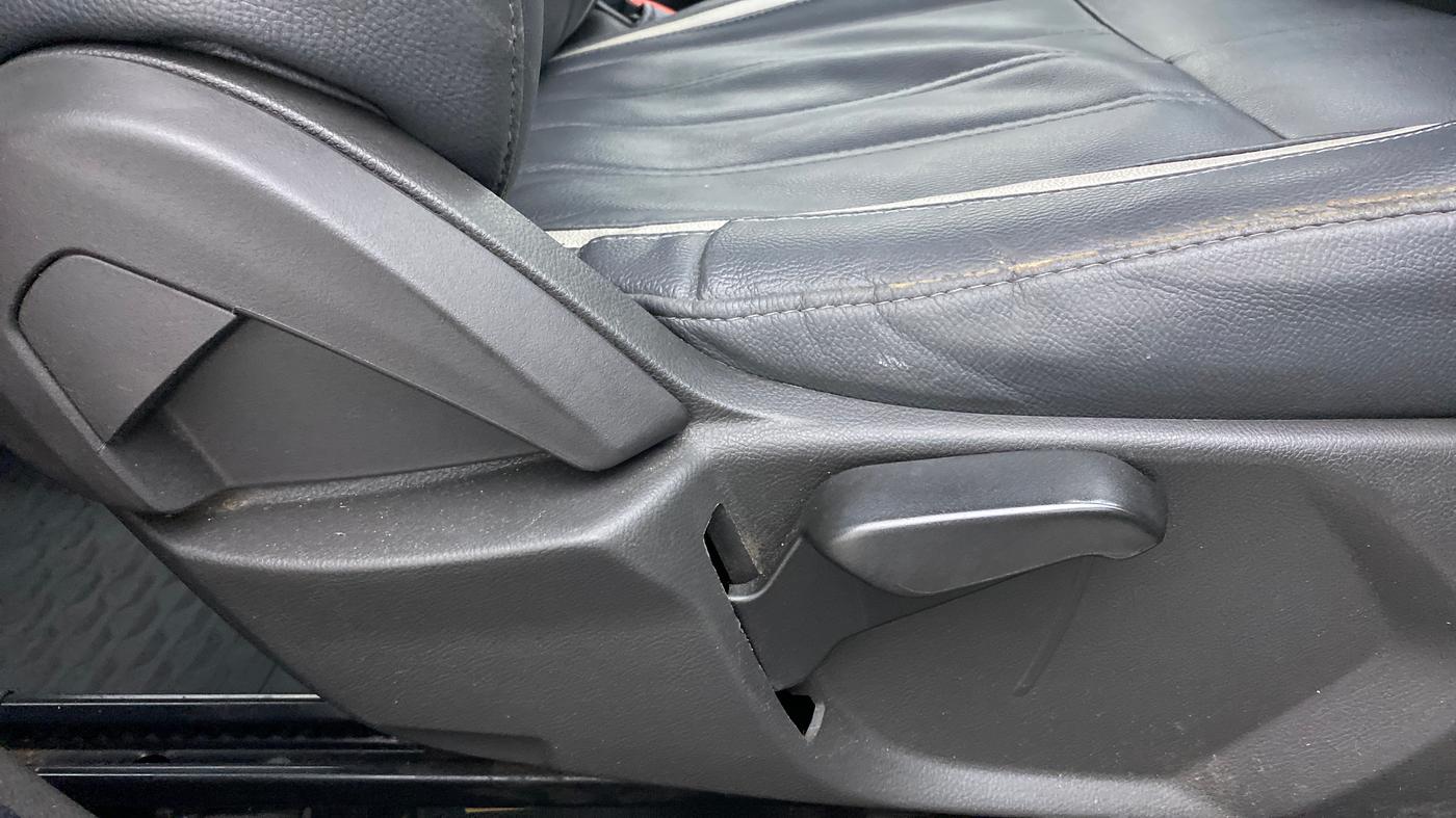 2018 Ford FREESTYLE TITANIUM 1.5 DIESEL, Diesel, Manual, 1,12,544 km, Driver Side Adjustment Panel