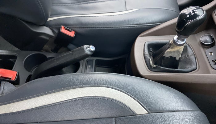 2018 Ford FREESTYLE TITANIUM 1.5 DIESEL, Diesel, Manual, 1,12,544 km, Gear Lever