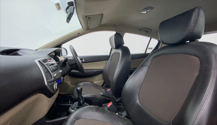 2012 Hyundai i20 MAGNA O 1.2, Petrol, Manual, 56,937 km, Right Side Front Door Cabin