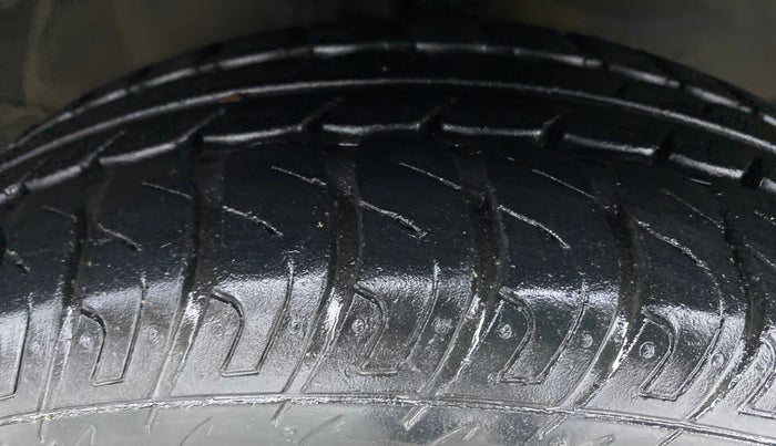 2012 Maruti Wagon R 1.0 VXI, Petrol, Manual, 13,665 km, Right Front Tyre Tread