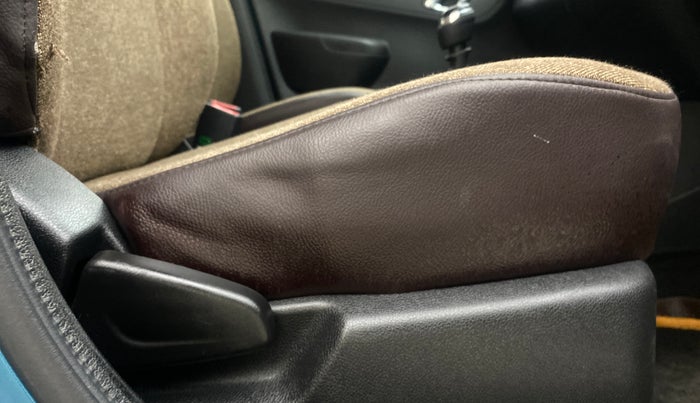 2019 Renault Kwid RXT 1.0 (O), Petrol, Manual, 39,947 km, Driver Side Adjustment Panel