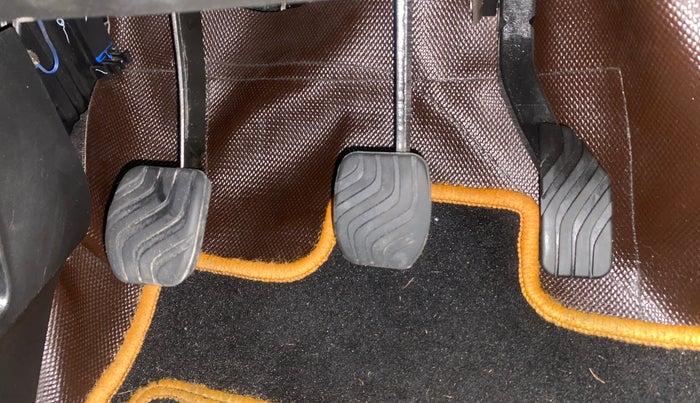 2019 Renault Kwid RXT 1.0 (O), Petrol, Manual, 39,947 km, Pedals