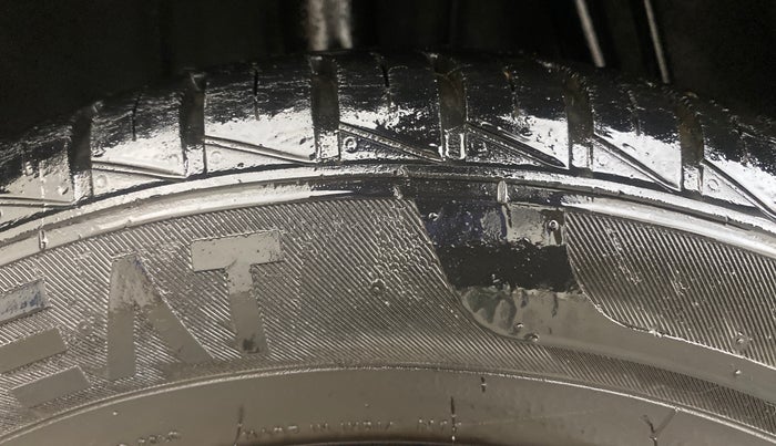 2019 Renault Kwid RXT 1.0 (O), Petrol, Manual, 39,947 km, Right Rear Tyre Tread