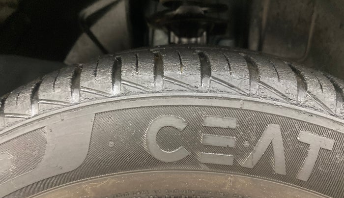 2019 Renault Kwid RXT 1.0 (O), Petrol, Manual, 39,947 km, Right Front Tyre Tread