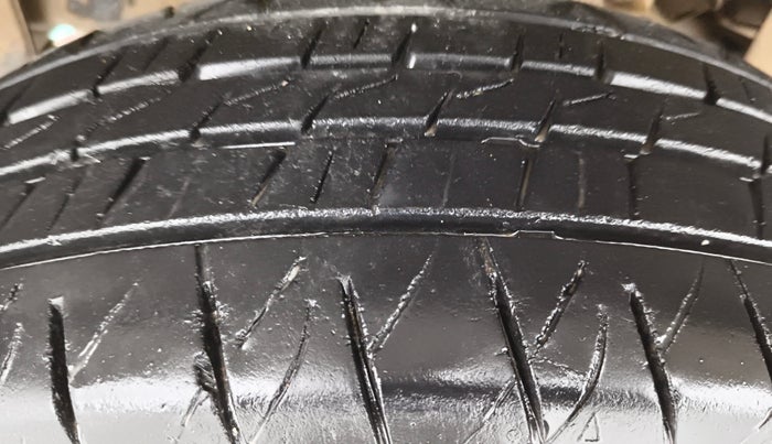 2022 Mahindra Bolero B4, Diesel, Manual, 54,380 km, Left Front Tyre Tread