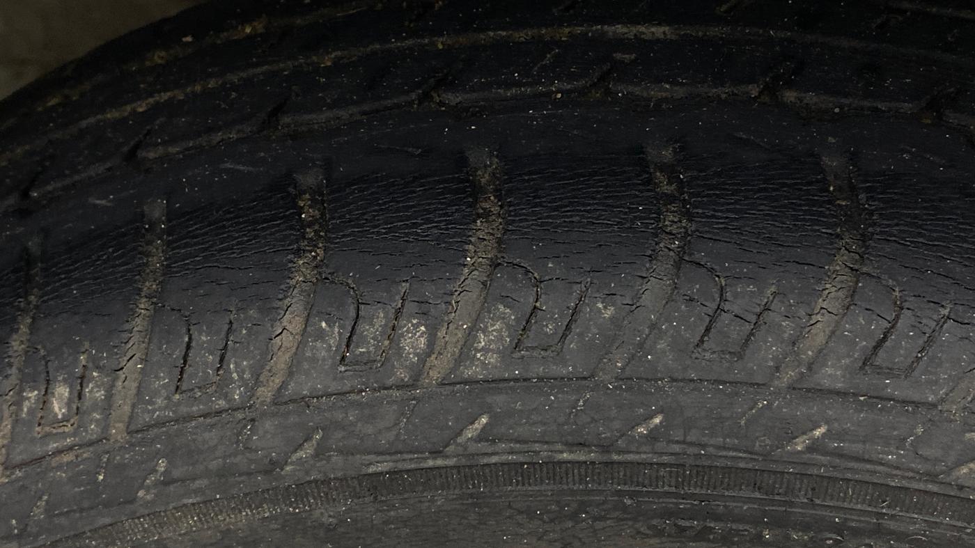 2014 Maruti Wagon R 1.0 VXI, Petrol, Manual, 16,126 km, Left Front Tyre Tread