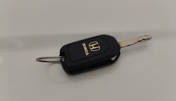 2022 Honda WR-V 1.2L I-VTEC SV MT, Petrol, Manual, 44,207 km, Key Close Up