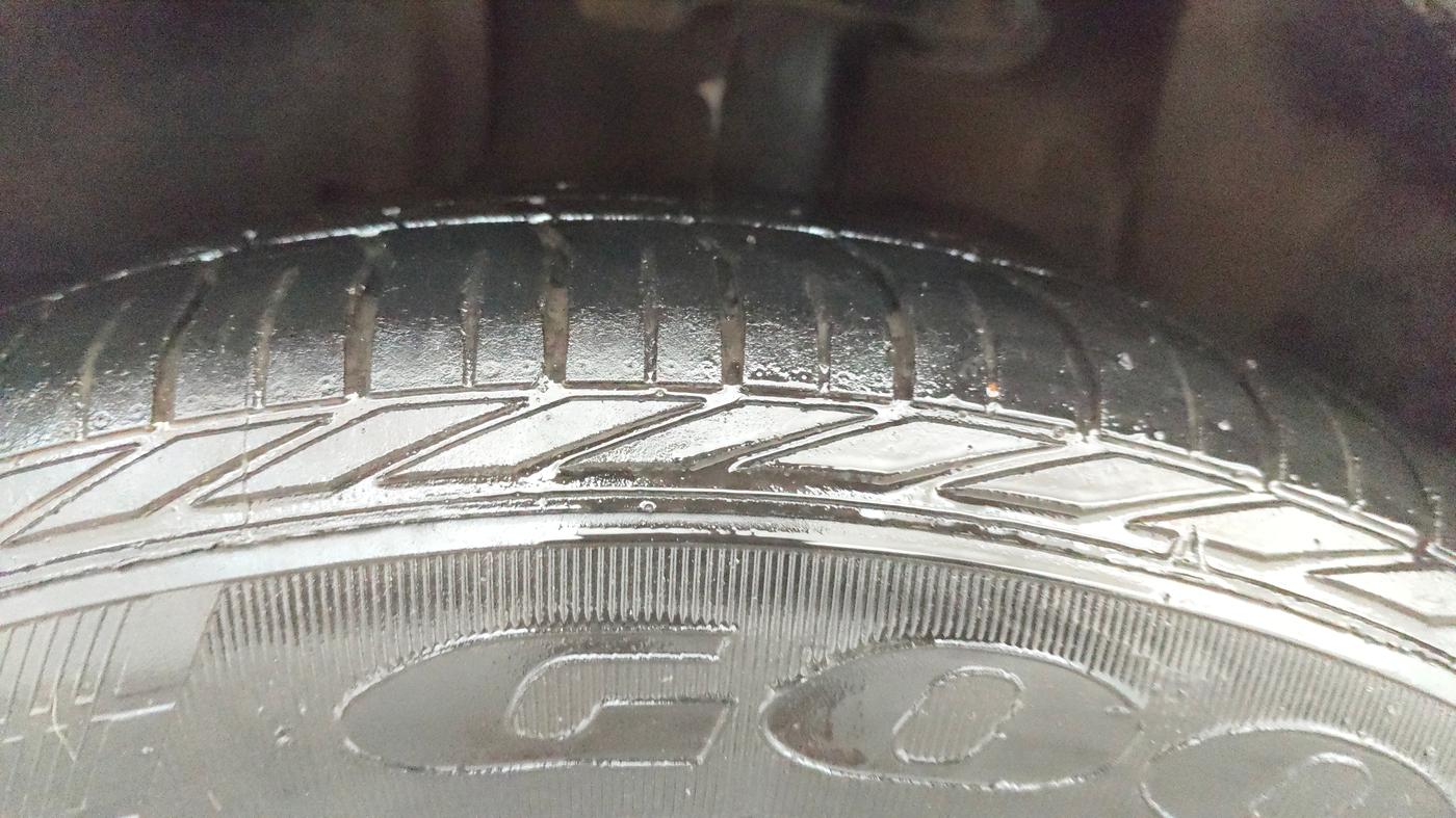 2018 Tata NEXON XZ PLUS PETROL, Petrol, Manual, 37,600 km, Left Front Tyre Tread