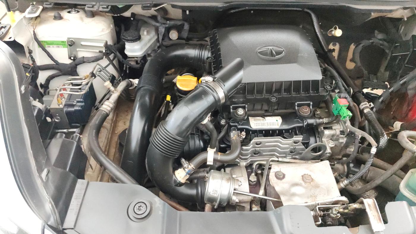 2018 Tata NEXON XZ PLUS PETROL, Petrol, Manual, 37,600 km, Engine View - Right