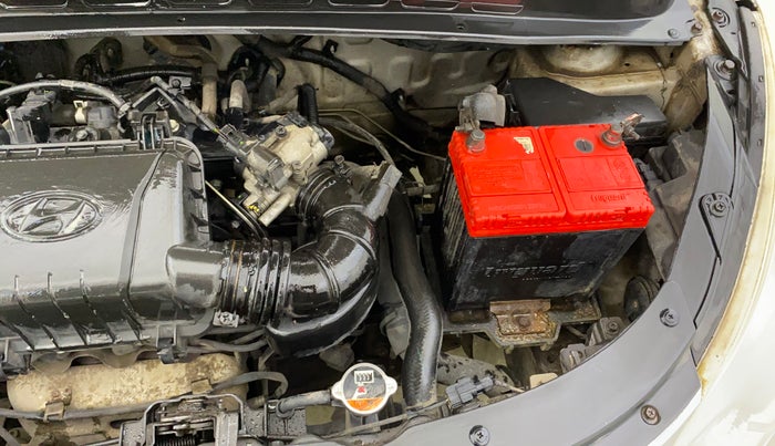 2014 Hyundai i10 SPORTZ 1.1, Petrol, Manual, 40,814 km, Engine View - Left