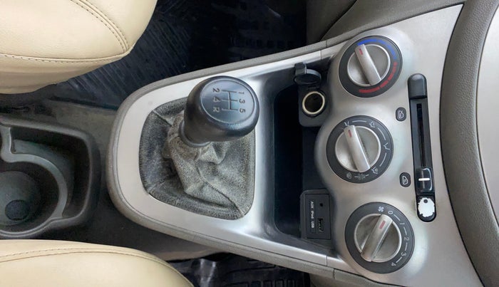 2014 Hyundai i10 SPORTZ 1.1, Petrol, Manual, 40,814 km, Gear Lever