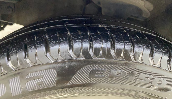 2014 Hyundai i10 SPORTZ 1.1, Petrol, Manual, 40,814 km, Left Front Tyre Tread