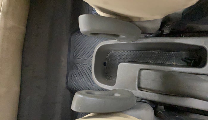 2014 Hyundai i10 SPORTZ 1.1, Petrol, Manual, 40,814 km, Driver Side Adjustment Panel