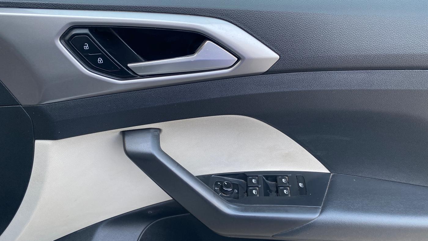 2021 Volkswagen TAIGUN GT PLUS 1.5 TSI DSG, Petrol, Automatic, 59,590 km, Driver Side Door Panels Control