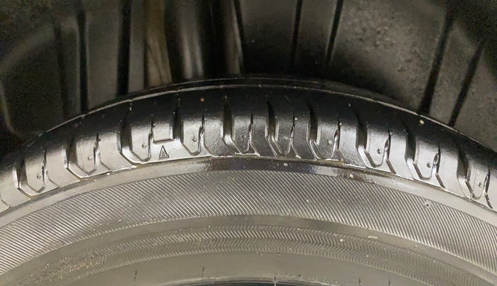 2023 Maruti Ertiga ZXI+ SHVS, Petrol, Manual, 38,152 km, Right Rear Tyre Tread