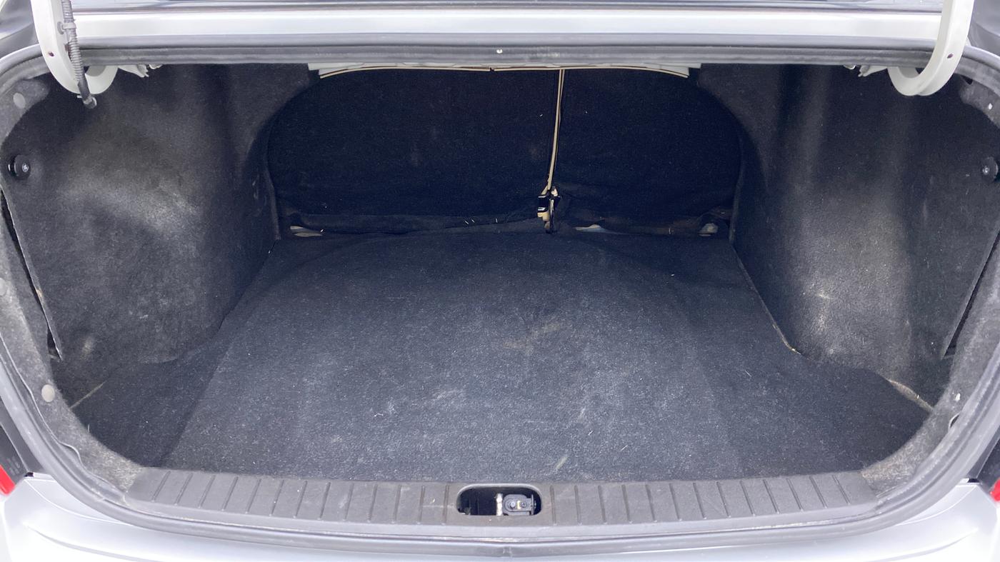 2010 Hyundai Verna TRANSFORM 1.6 VTVT, Petrol, Manual, 63,969 km, Boot Inside