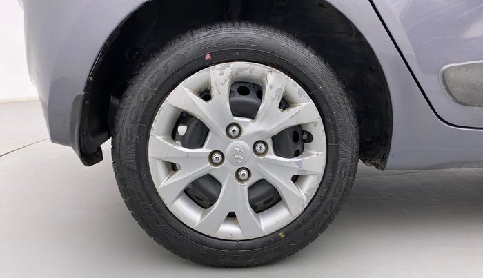 2016 Hyundai Grand i10 SPORTZ 1.2 KAPPA VTVT, Petrol, Manual, 39,206 km, Right Rear Wheel