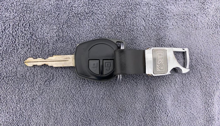 2015 Maruti Swift VXI, Petrol, Manual, 39,837 km, Key Close Up