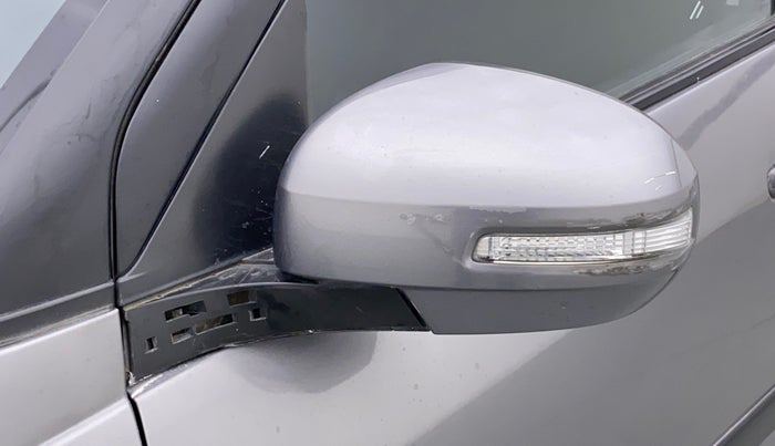 2015 Maruti Swift VXI, Petrol, Manual, 39,837 km, Left rear-view mirror - Indicator light not working