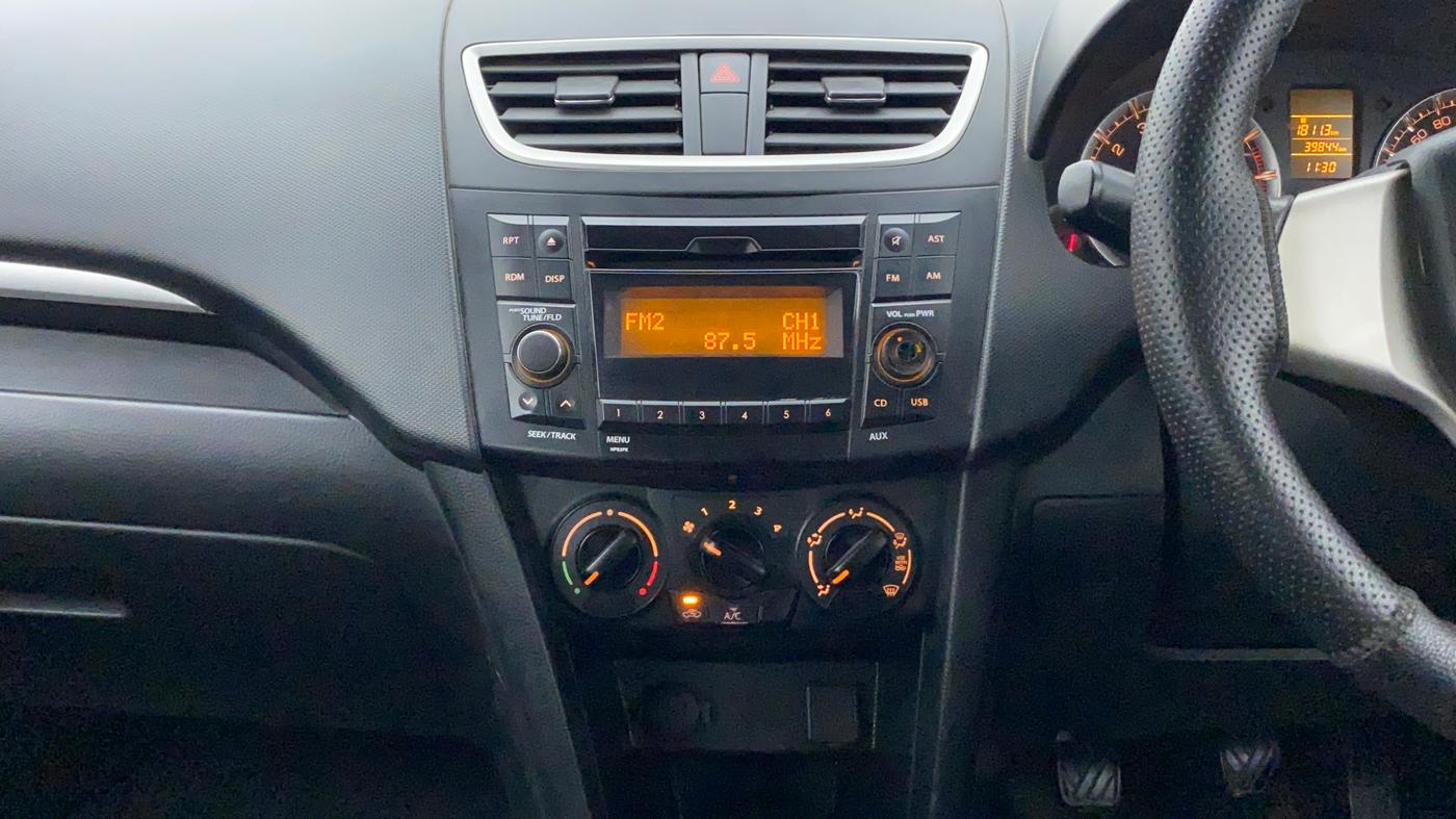 2015 Maruti Swift VXI, Petrol, Manual, 39,837 km, Air Conditioner