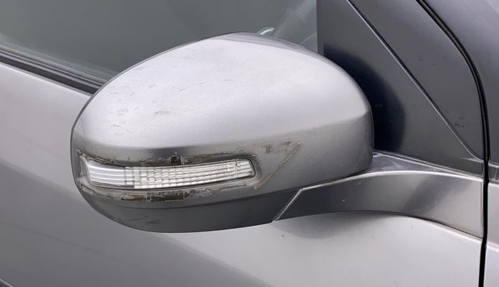 2015 Maruti Swift VXI, Petrol, Manual, 39,837 km, Right rear-view mirror - Mirror motor not working