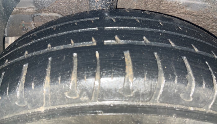2015 Hyundai Elite i20 MAGNA 1.2, Petrol, Manual, 57,303 km, Right Rear Tyre Tread