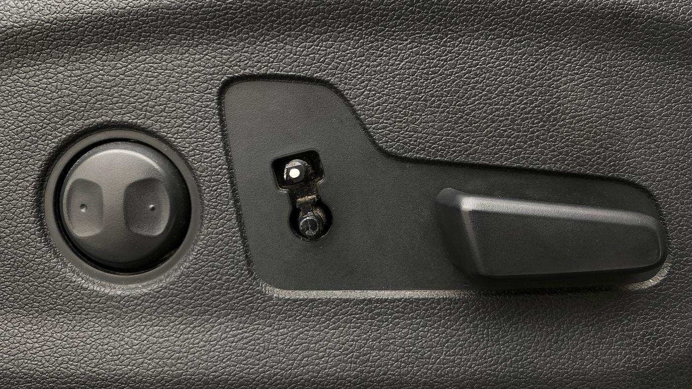 2019 Hyundai Tucson GLS 2WD AT PETROL, Petrol, Automatic, 1,12,737 km, Driver Side Adjustment Panel