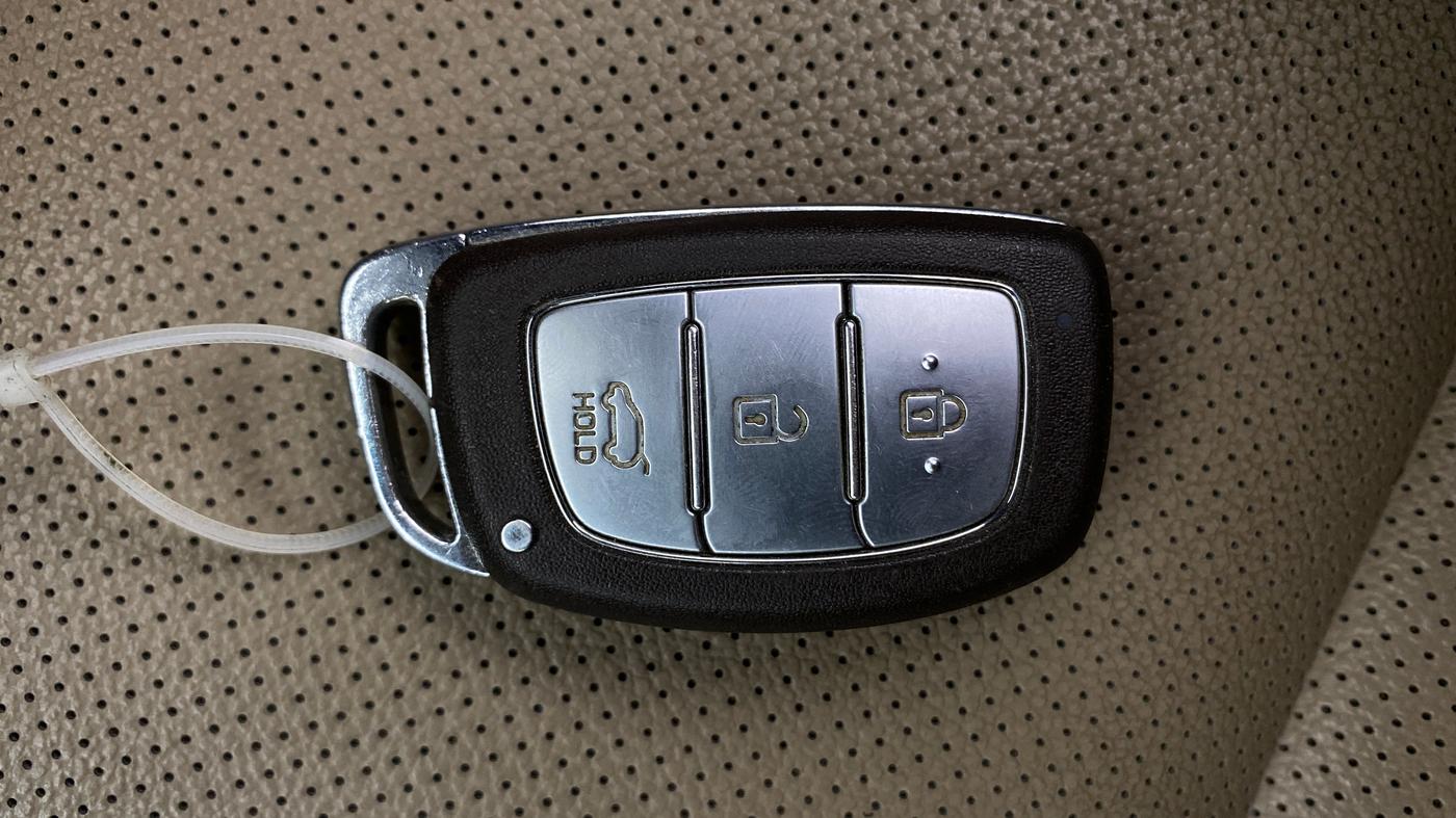 2019 Hyundai Tucson GLS 2WD AT PETROL, Petrol, Automatic, 1,12,737 km, Key Close Up