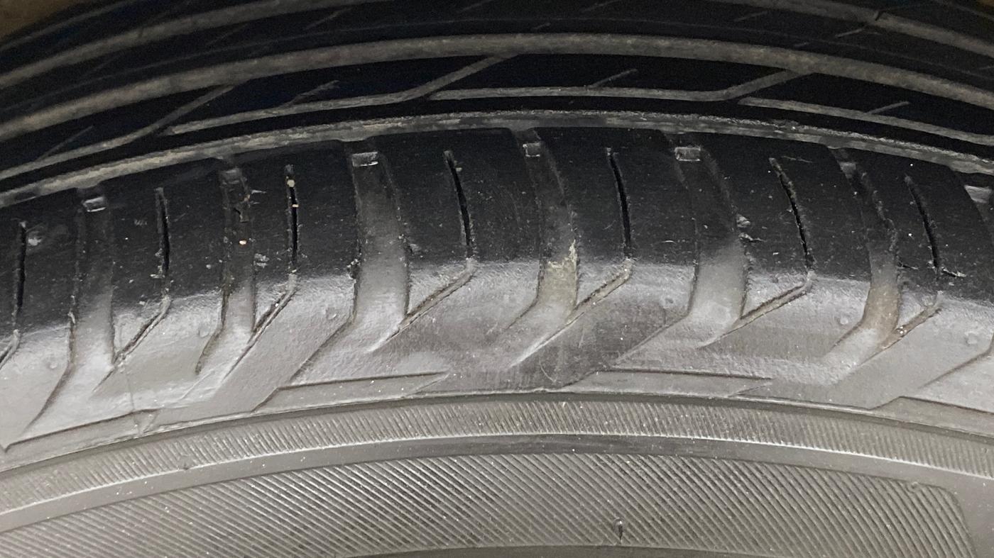2019 Hyundai Tucson GLS 2WD AT PETROL, Petrol, Automatic, 1,12,737 km, Left Rear Tyre Tread
