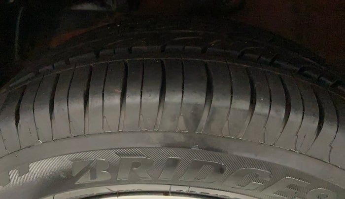 2018 Mahindra KUV 100 NXT K2 P 6 STR, Petrol, Manual, 29,089 km, Left Front Tyre Tread