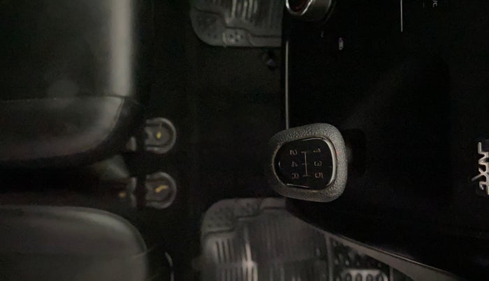 2018 Mahindra KUV 100 NXT K2 P 6 STR, Petrol, Manual, 29,089 km, Gear Lever