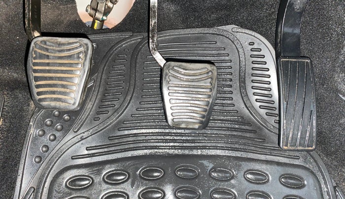 2018 Mahindra KUV 100 NXT K2 P 6 STR, Petrol, Manual, 29,089 km, Pedals