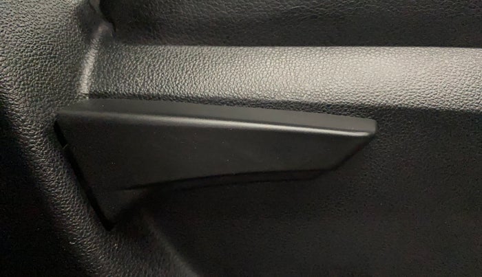 2018 Mahindra KUV 100 NXT K2 P 6 STR, Petrol, Manual, 29,089 km, Driver Side Adjustment Panel