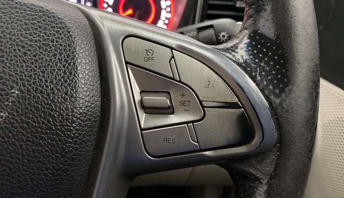 2019 Mahindra XUV300 W8 (O) 1.5 DIESEL, Diesel, Manual, 87,592 km, Adaptive Cruise Control