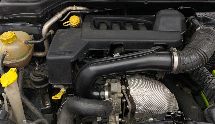 2019 Mahindra XUV300 W8 (O) 1.5 DIESEL, Diesel, Manual, 87,592 km, Engine View - Right