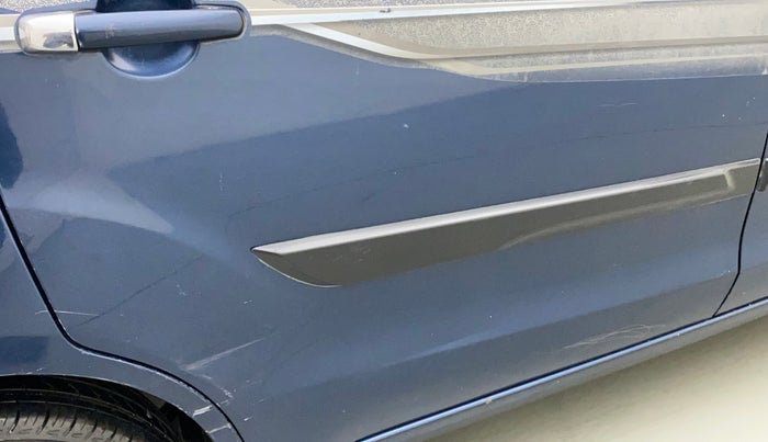 2014 Maruti Ertiga VXI, Petrol, Manual, 61,950 km, Right rear door - Slightly dented