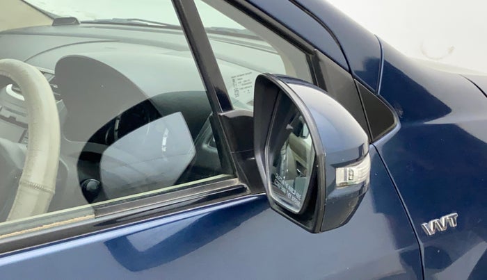 2014 Maruti Ertiga VXI, Petrol, Manual, 61,950 km, Right rear-view mirror - Mirror motor not working
