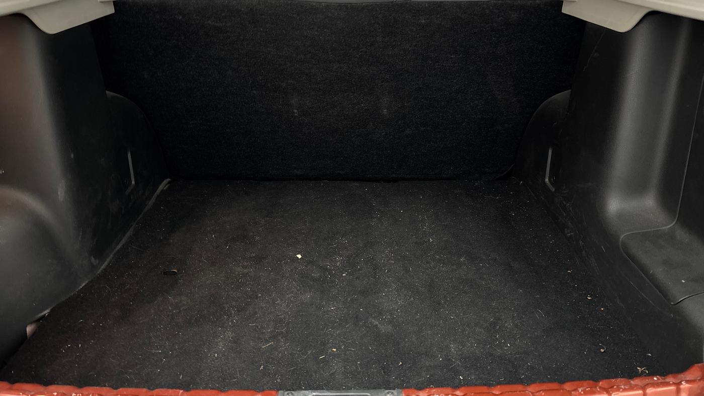 2018 Renault Duster RXS CVT, Petrol, Automatic, 15,395 km, Boot Inside