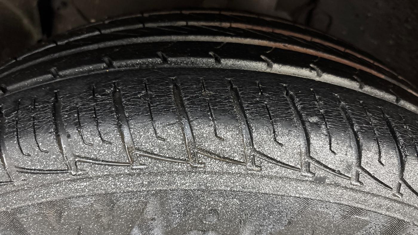 2018 Renault Duster RXS CVT, Petrol, Automatic, 15,395 km, Left Front Tyre Tread