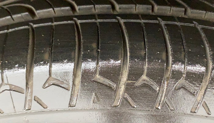 2018 Tata Tiago XT PETROL, Petrol, Manual, 42,758 km, Right Front Tyre Tread