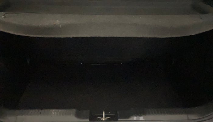 2023 Maruti Swift VXI, Petrol, Manual, 37,670 km, Boot Inside