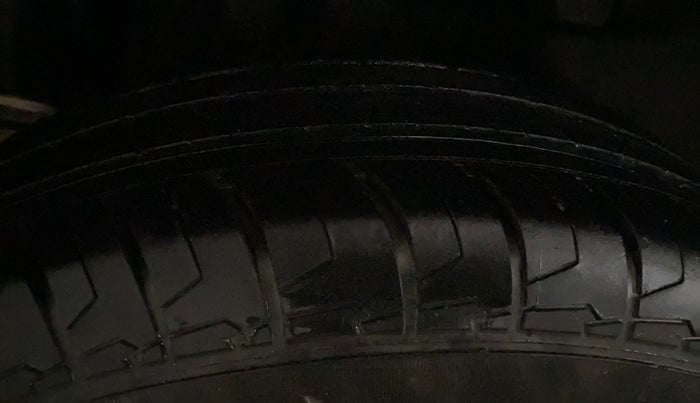 2023 Maruti Swift VXI, Petrol, Manual, 37,670 km, Right Rear Tyre Tread
