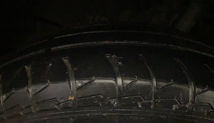 2023 Maruti Swift VXI, Petrol, Manual, 37,670 km, Left Front Tyre Tread