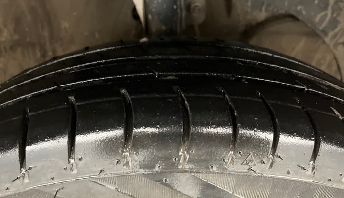 2019 Maruti Swift LXI, Petrol, Manual, 87,691 km, Right Front Tyre Tread